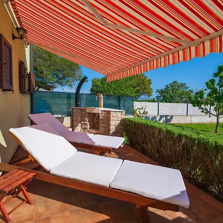 2 Bedroom Cozy In * Pula