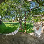 2 Bedroom Pet Friendly In * Pola