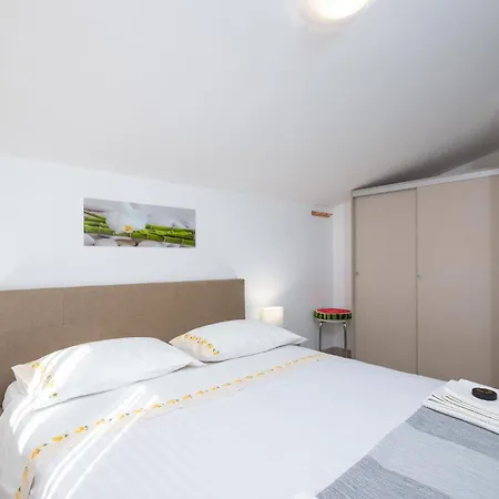 2 Bedroom Cozy In