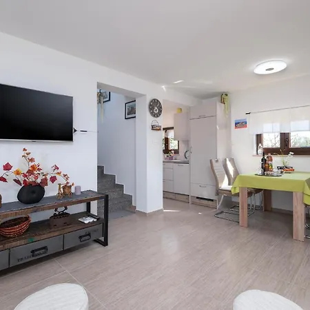 2 Bedroom Pet Friendly In