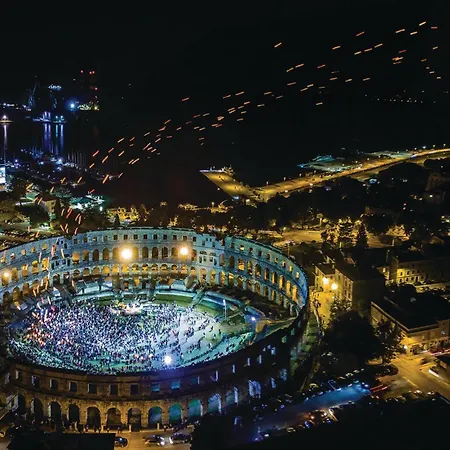 2 Bedroom Cozy In * Pula