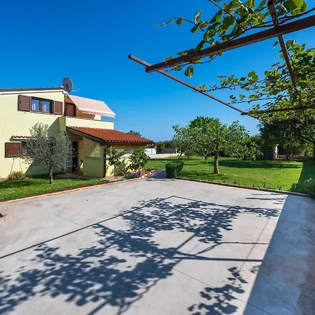 2 Bedroom Pet Friendly In