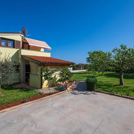 2 Bedroom Pet Friendly In *