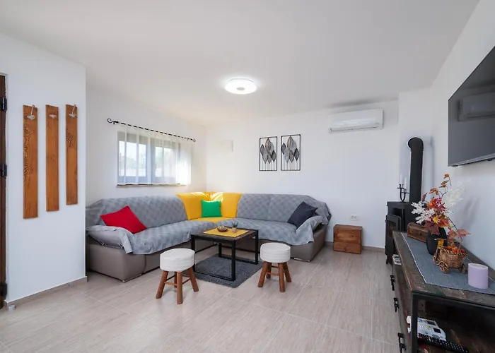 2 Bedroom Cozy In *