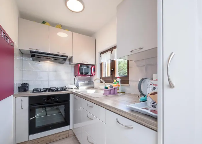 Semesterbostad 2 Bedroom Cozy In Pula