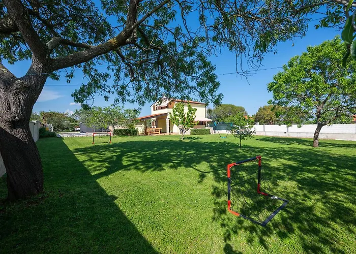 2 Bedroom Cozy In Сasa de vacaciones Pula